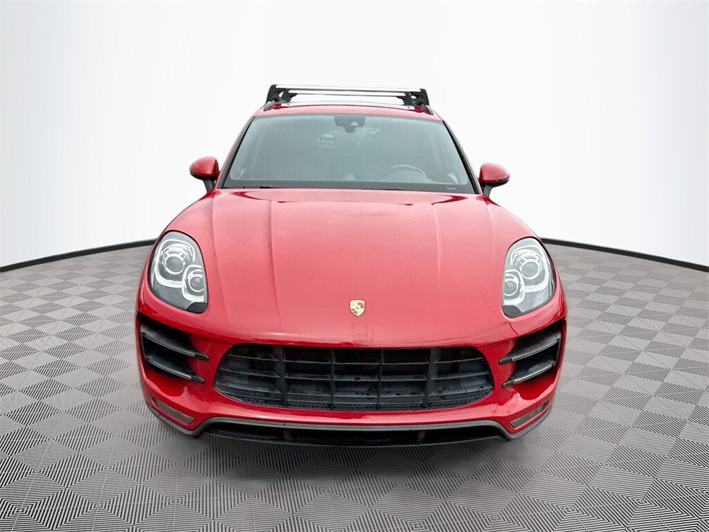 2018 Porsche Macan Turbo photo 2