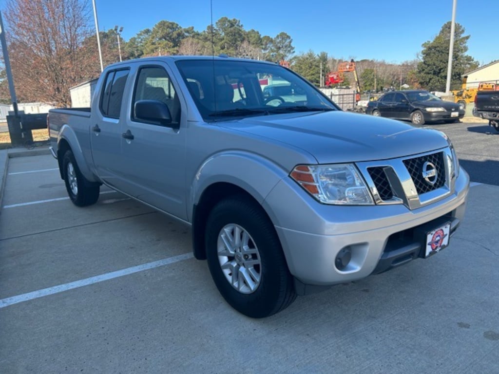 Used 2017 Nissan Frontier SV Truck Crew Cab