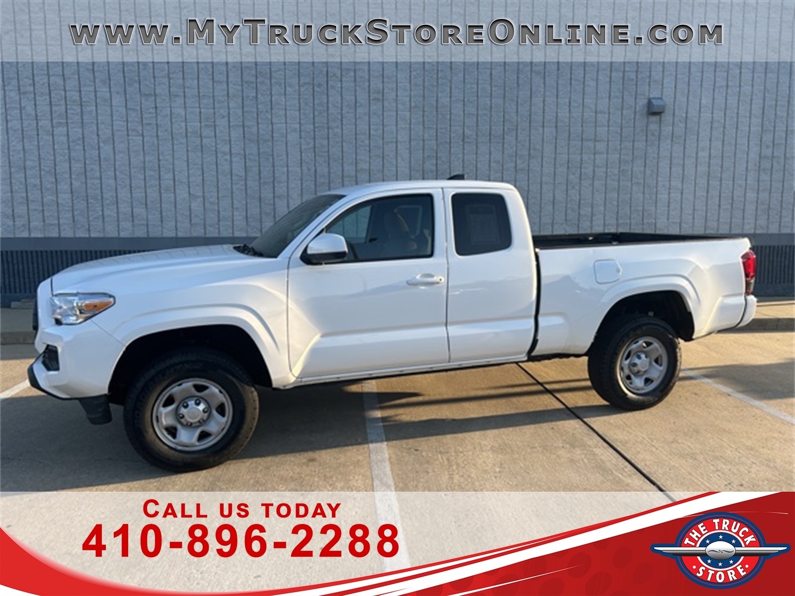 2021 Toyota Tacoma SR's photo