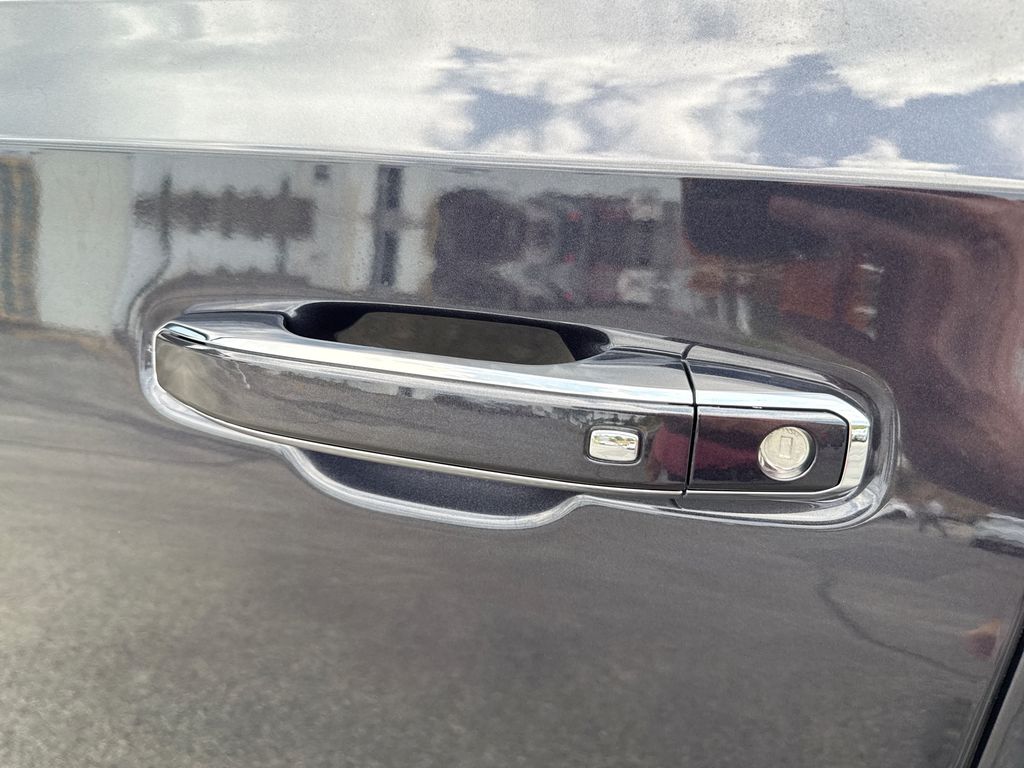 2026 GMC Yukon XL Elevation - Photo 13