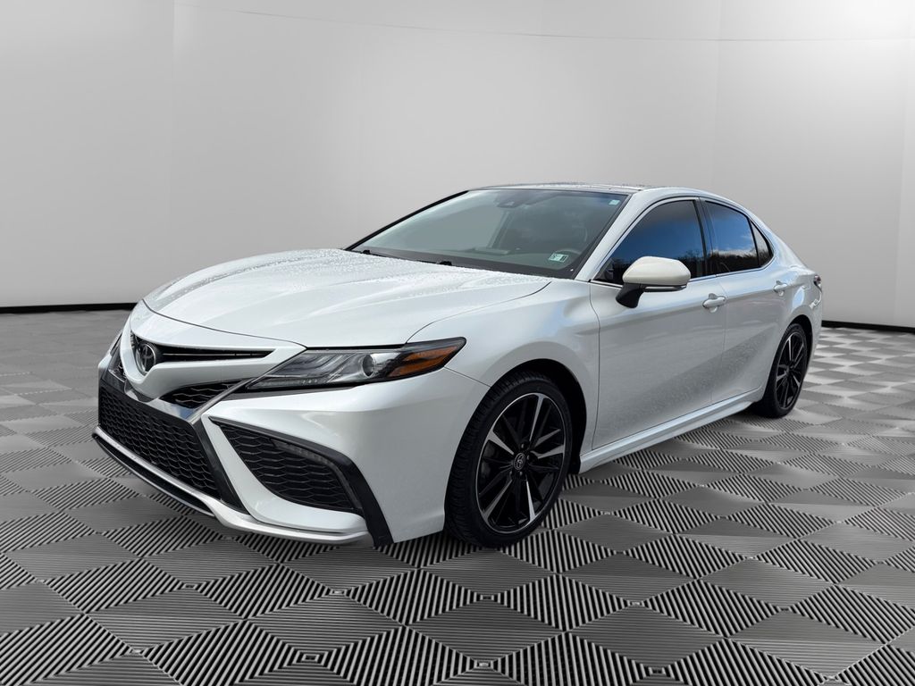 2022 Toyota Camry XSE photo 3