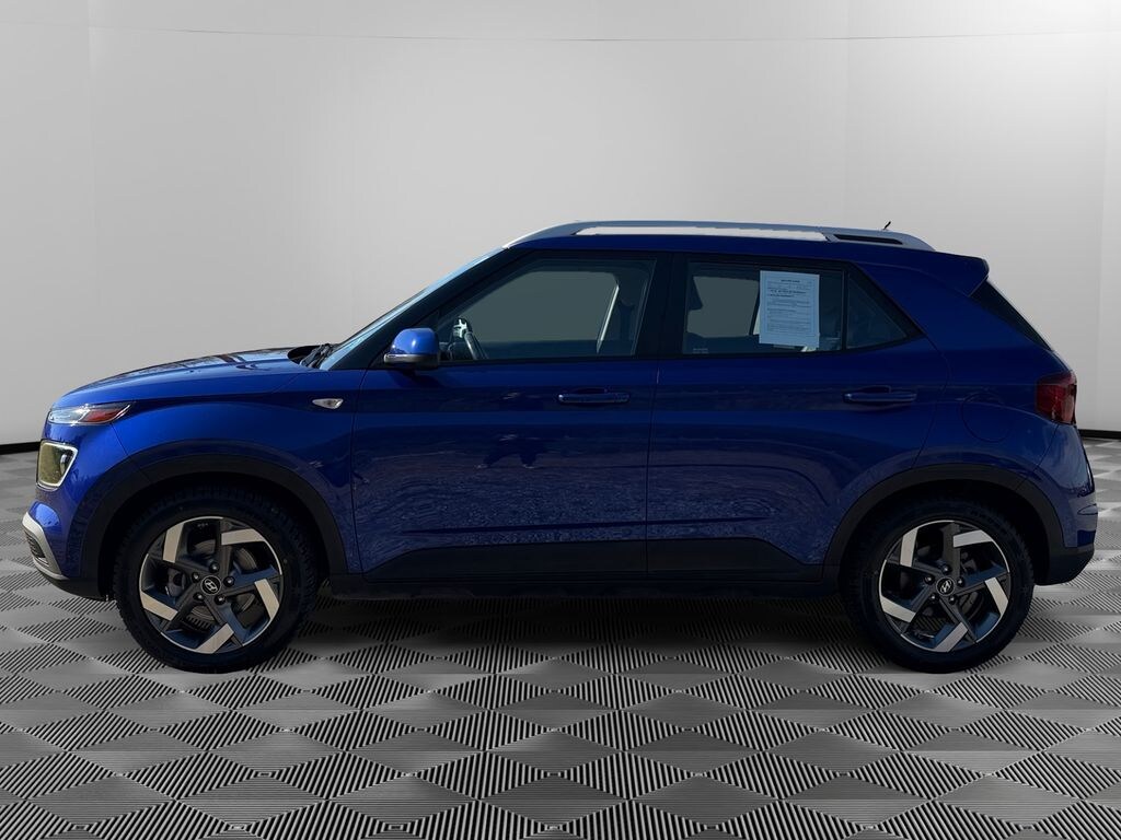 Used 2023 Hyundai Venue Limited SUV