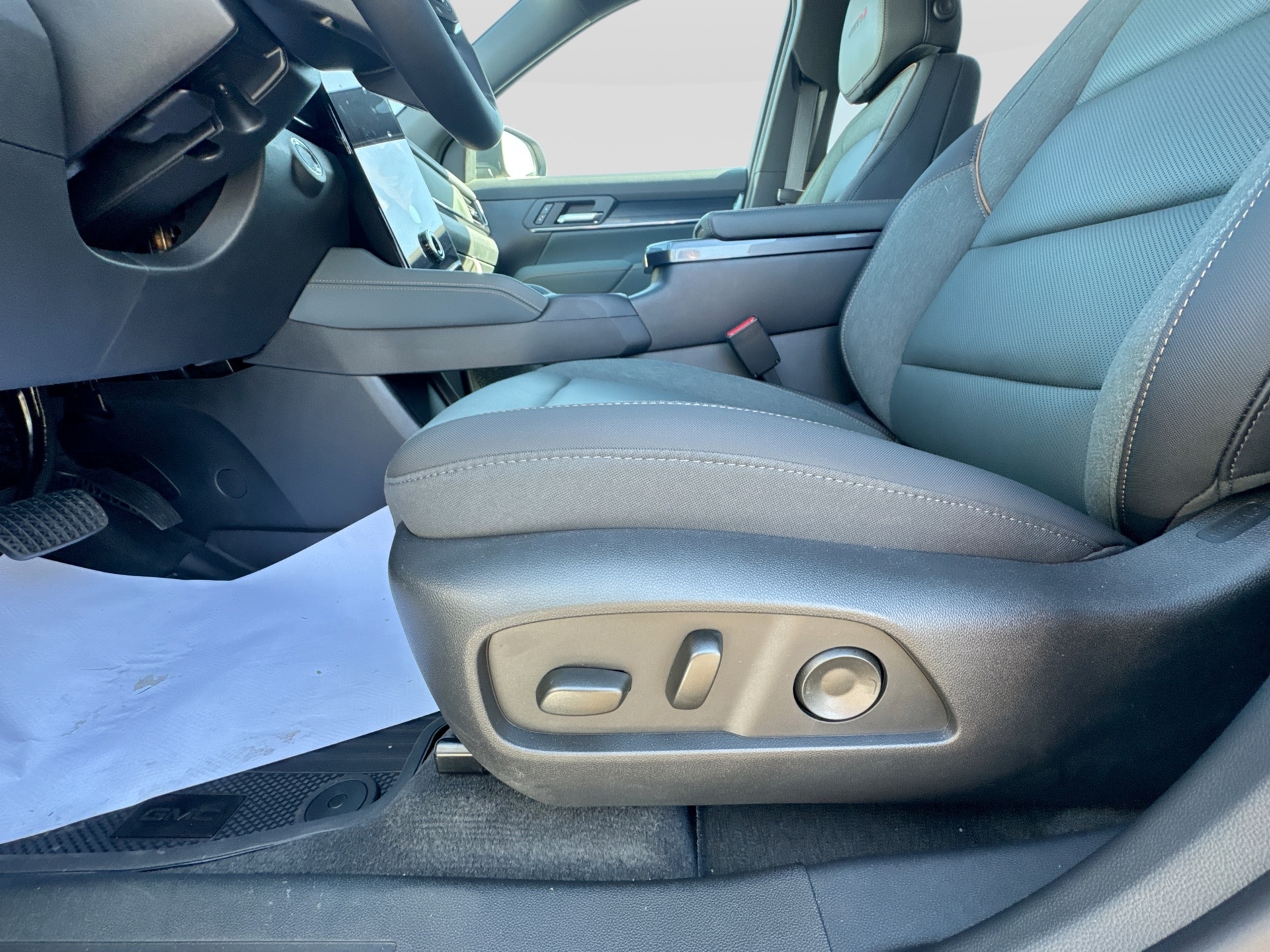 2026 GMC Terrain AT4 - Photo 15