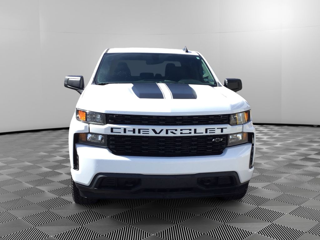 2020 Chevrolet Silverado 1500 Custom photo 2