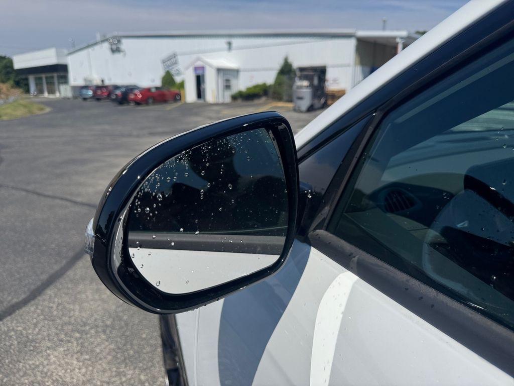 2025 Buick Envista Sport Touring - Photo 10