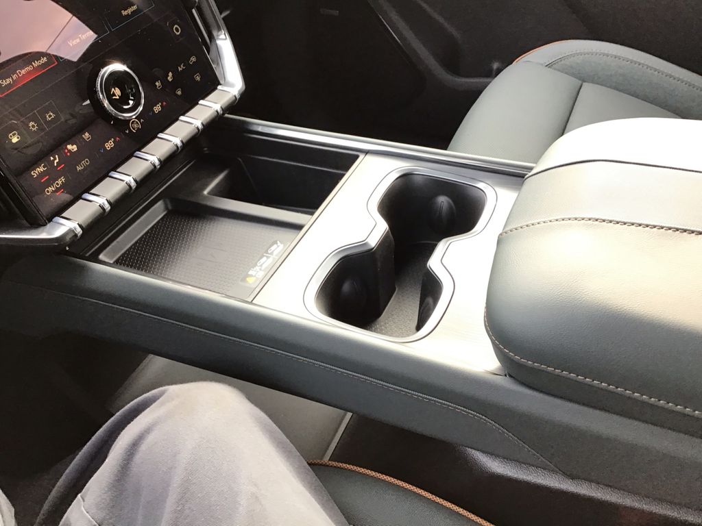 2026 GMC Acadia AT4 - Photo 21