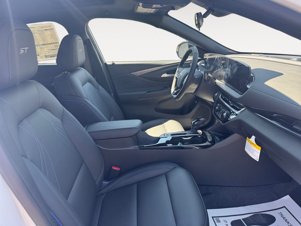 2025 Buick Envista Sport Touring - Photo 29
