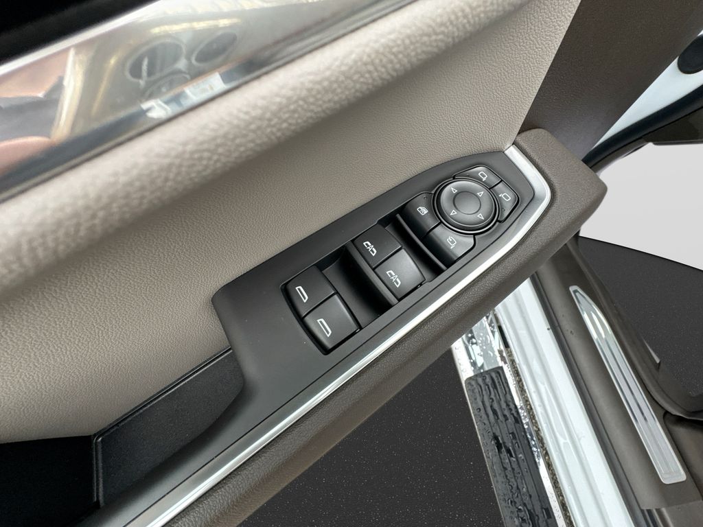 2026 GMC Sierra 1500 SLT - Photo 18