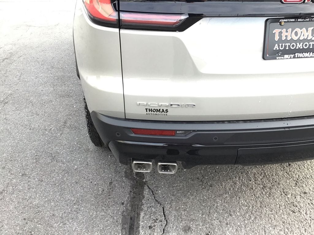 2026 GMC Acadia AT4 - Photo 11
