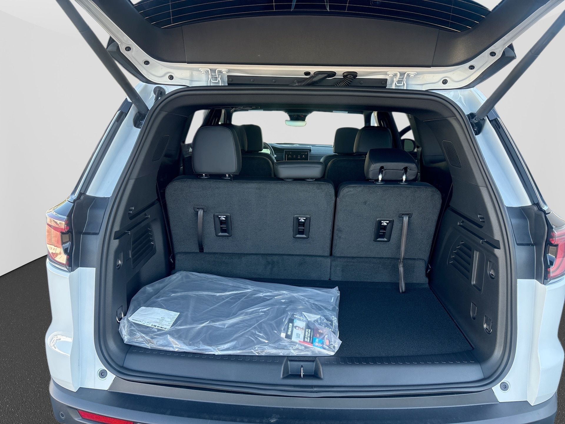 2027 GMC Acadia Elevation - Photo 37