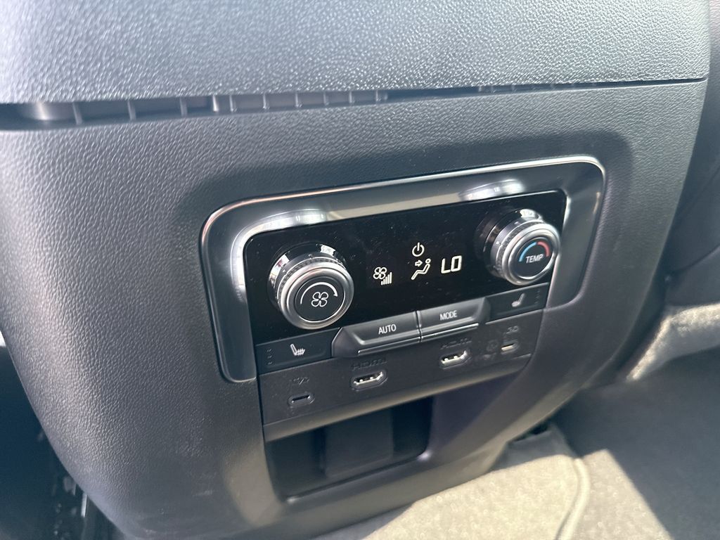 2026 GMC Yukon XL Elevation - Photo 37
