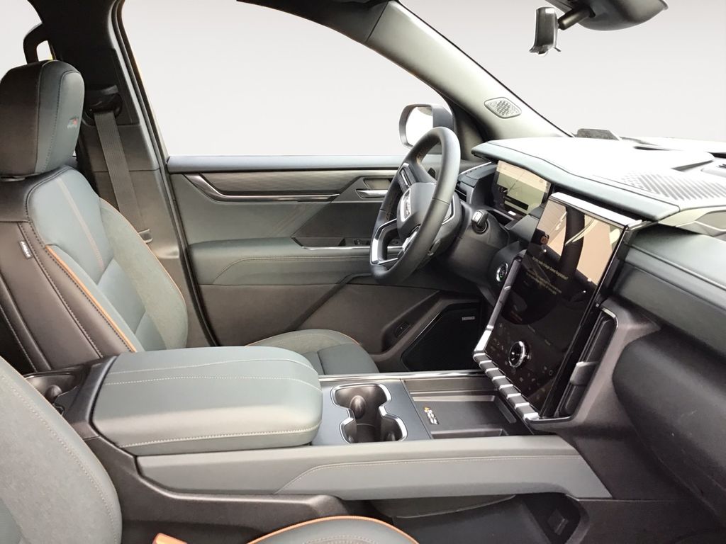 2026 GMC Acadia AT4 - Photo 29