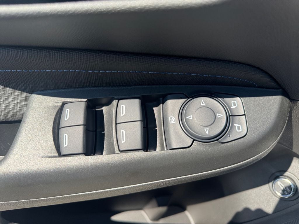 2025 Buick Envista Sport Touring - Photo 19