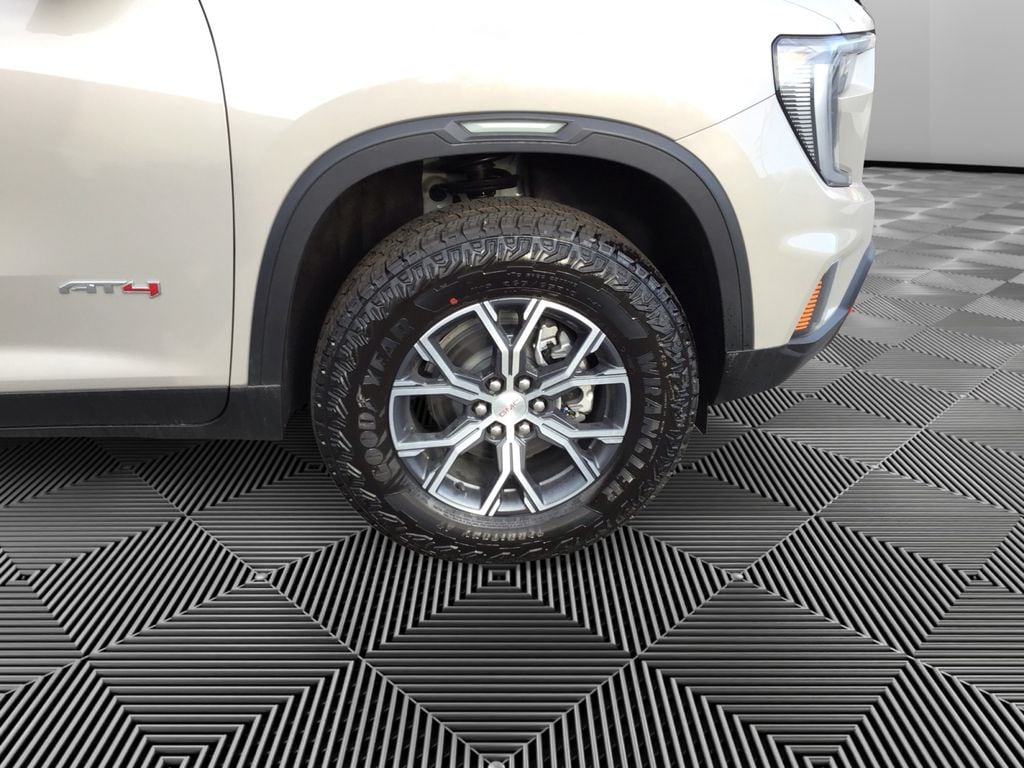 2026 GMC Acadia AT4 - Photo 9