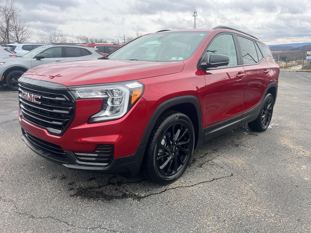 Used 2023 GMC Terrain SLE SUV