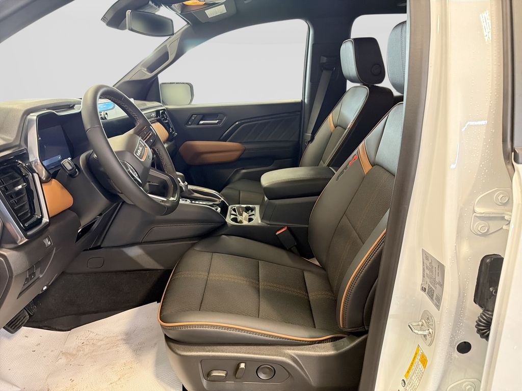 2026 GMC Canyon AT4 - Photo 13