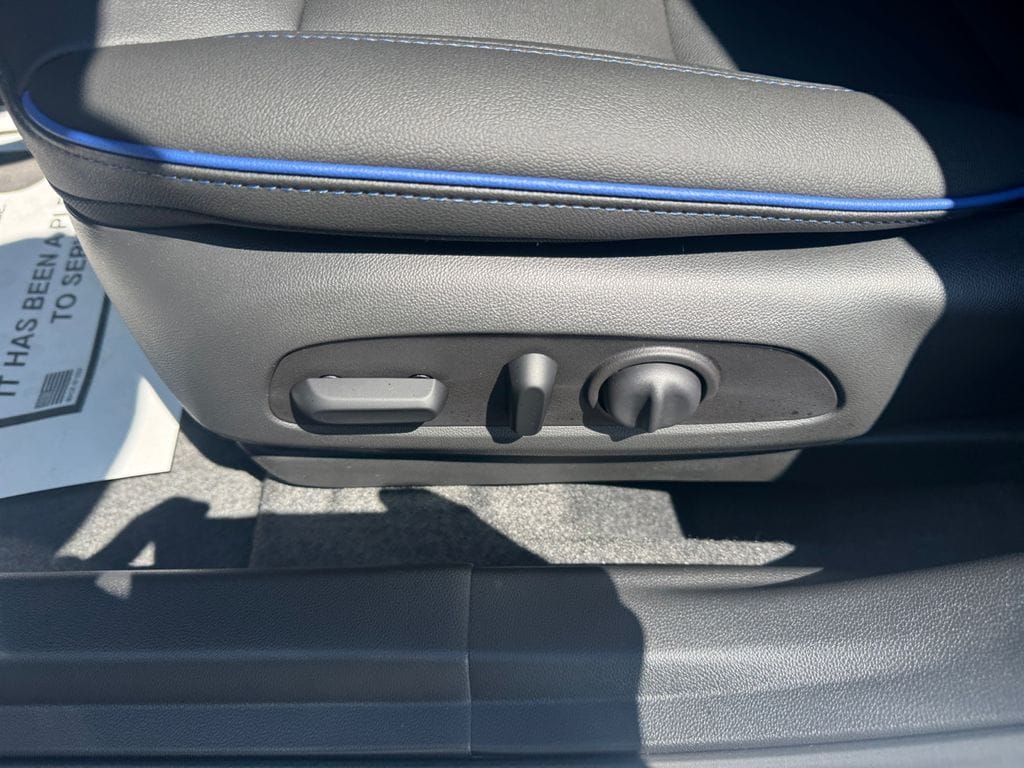2025 Buick Envista Sport Touring - Photo 14