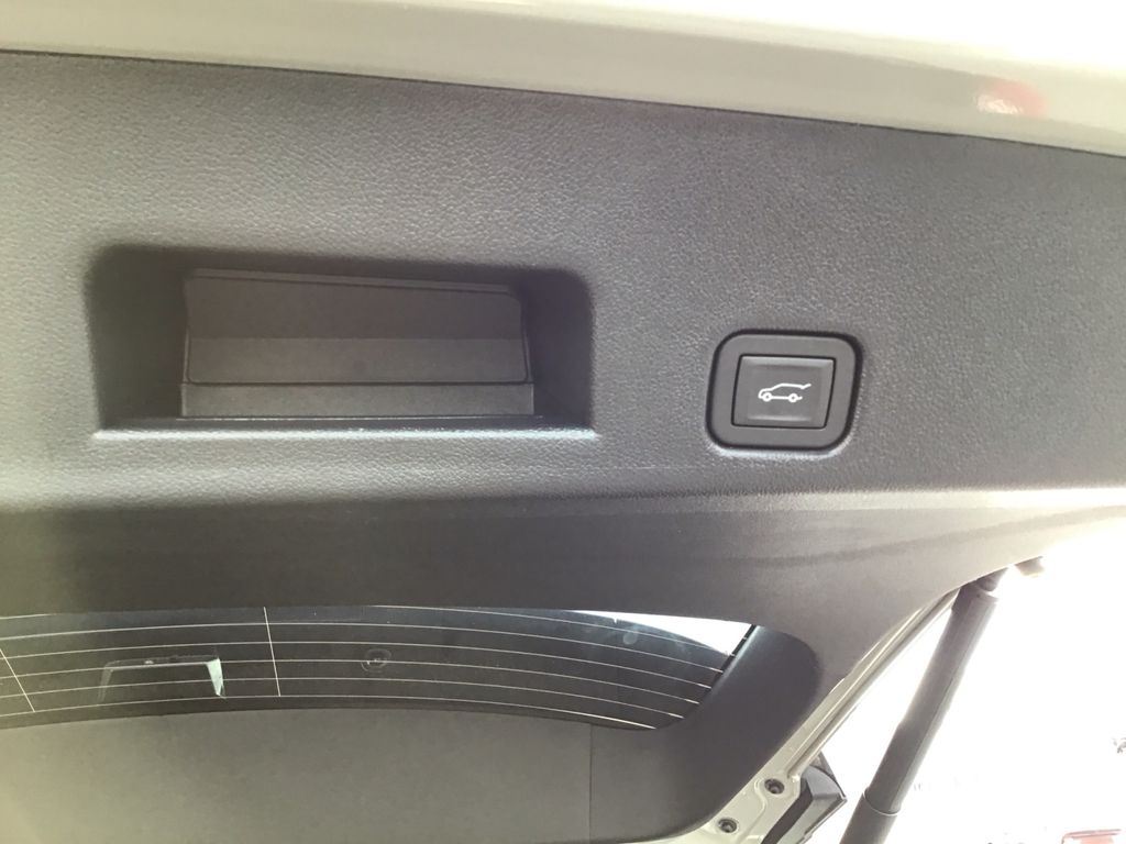2026 GMC Acadia AT4 - Photo 27