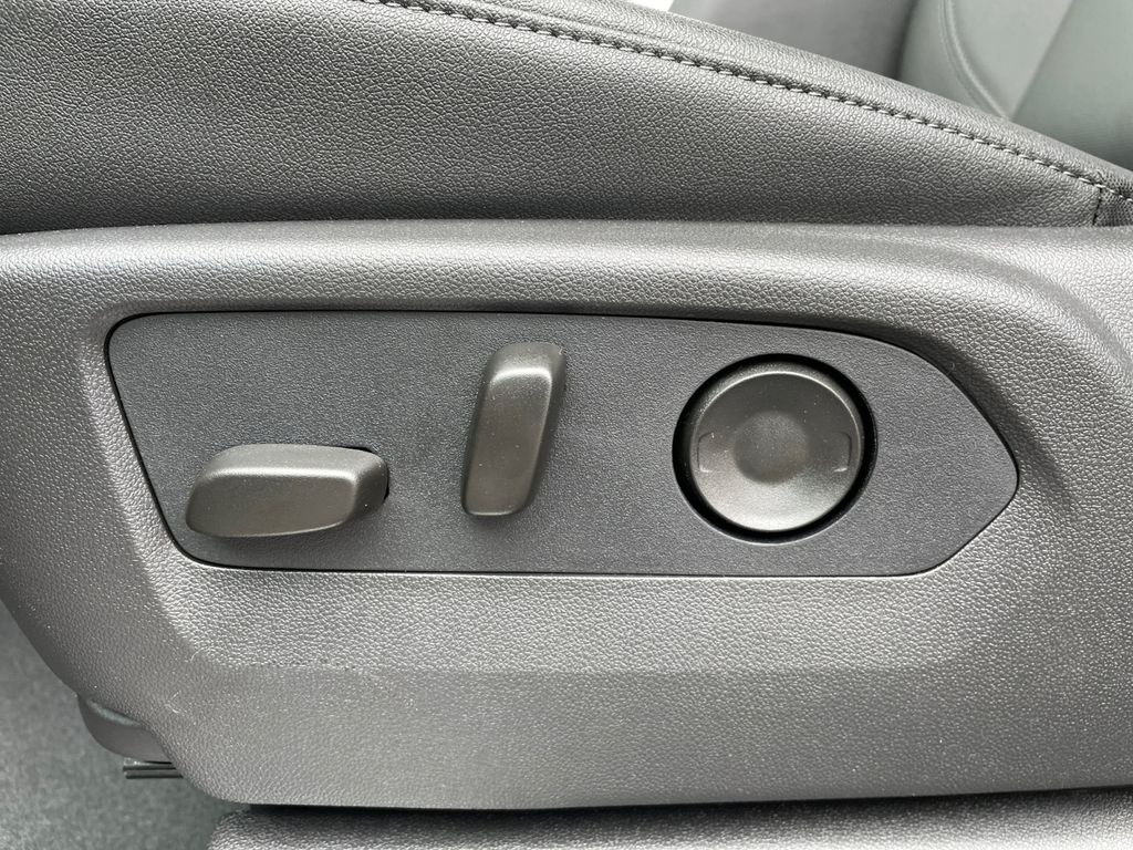 2026 GMC Sierra 3500HD SLT - Photo 14