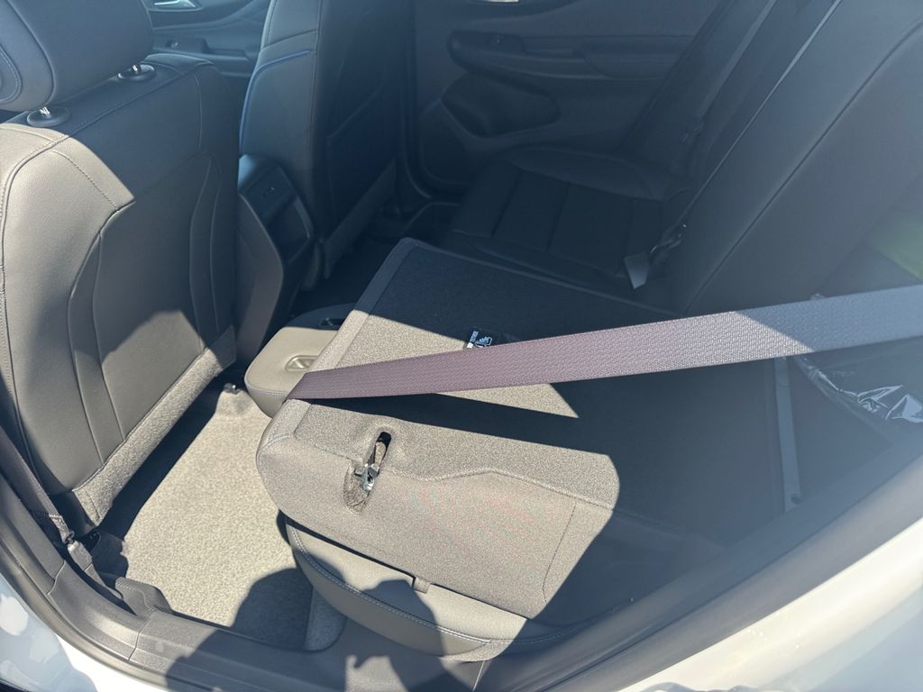 2025 Buick Envista Sport Touring - Photo 28