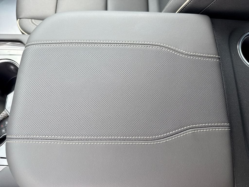 2026 GMC Yukon XL Elevation - Photo 33