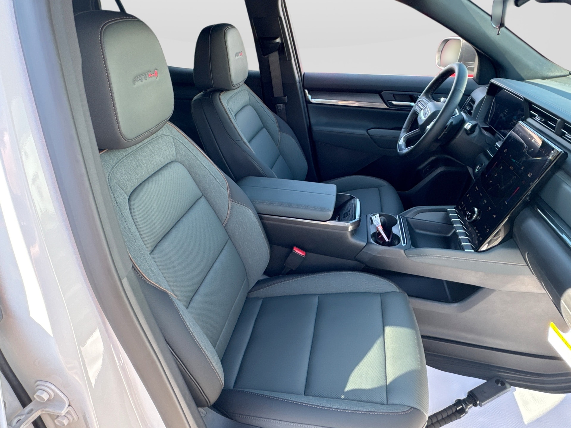 2026 GMC Terrain AT4 - Photo 29