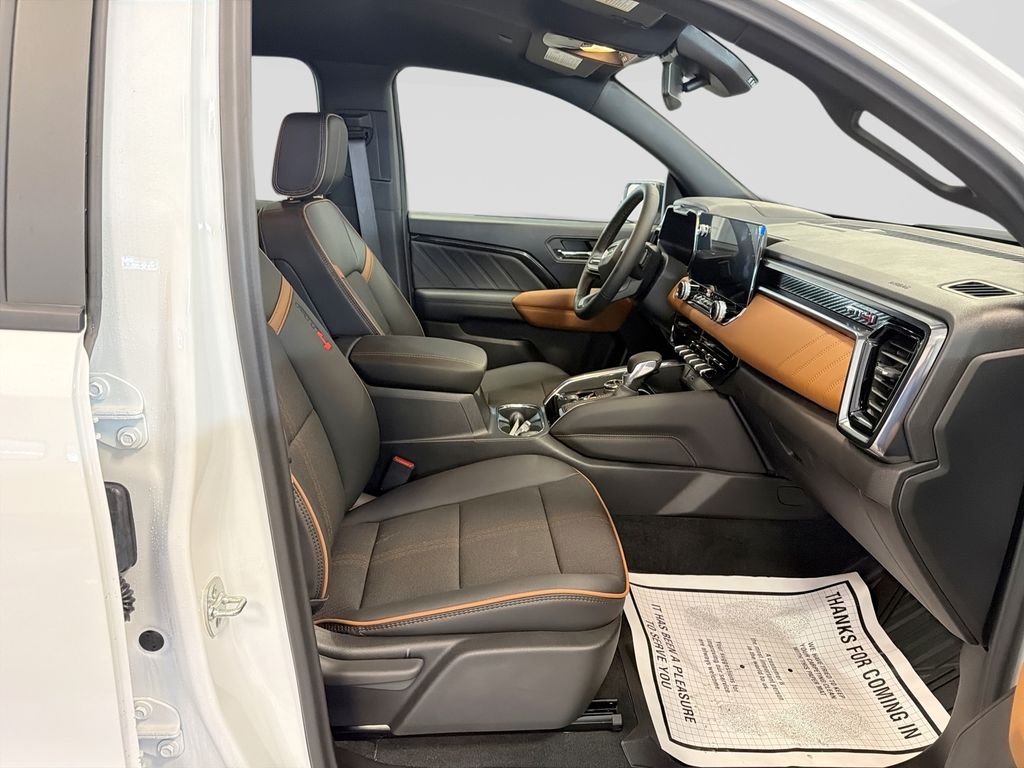 2026 GMC Canyon AT4 - Photo 25