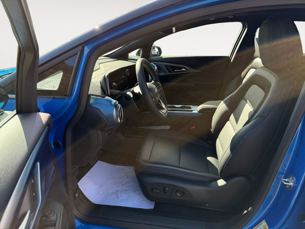 2026 Chevrolet Equinox EV 2LT - Photo 11