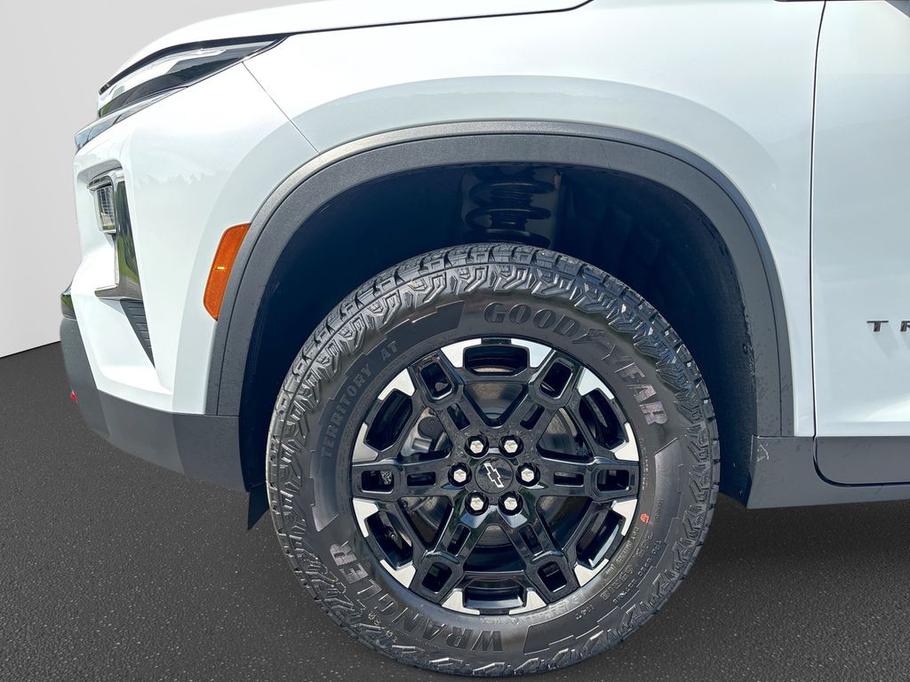 2027 Chevrolet Traverse Z71 - Photo 14