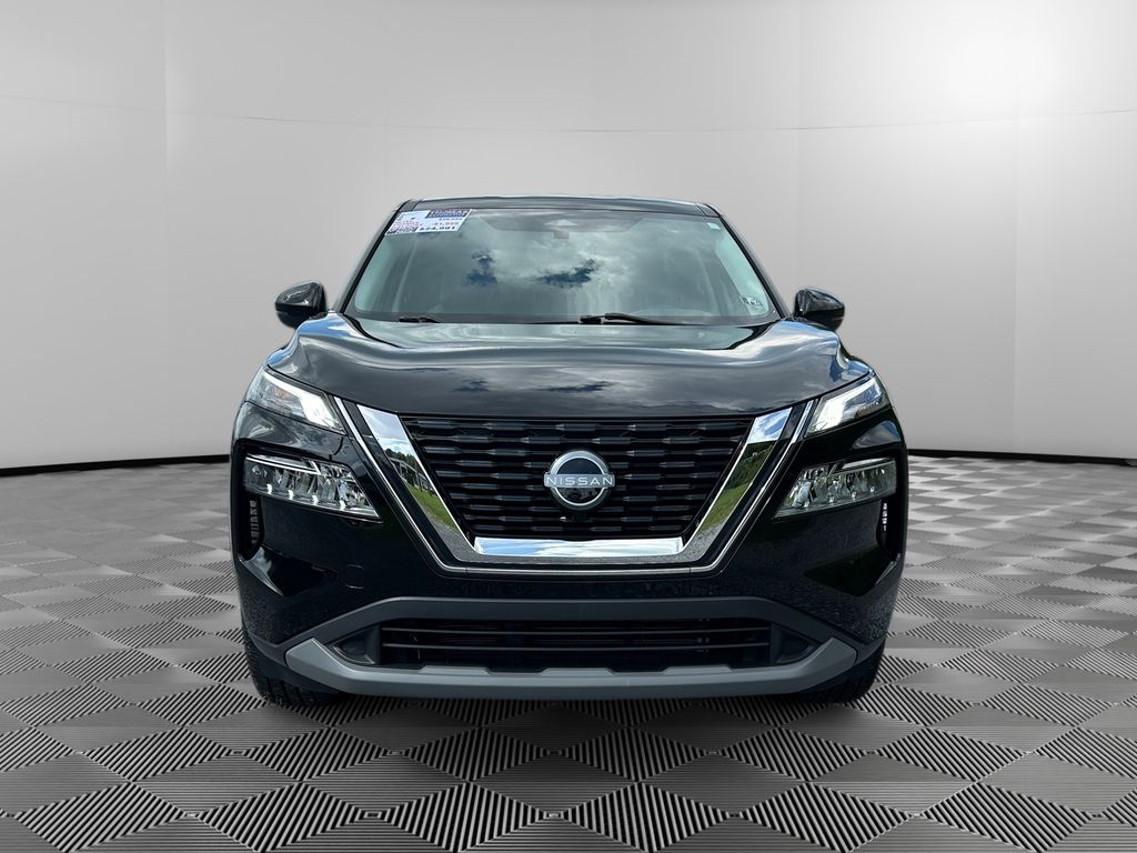 2022 Nissan Rogue SV photo 2