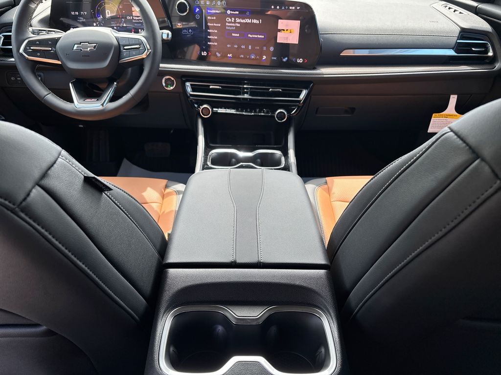 2027 Chevrolet Traverse Z71 - Photo 32