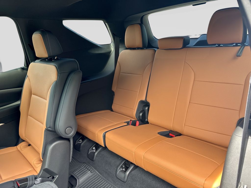 2027 Chevrolet Traverse Z71 - Photo 34