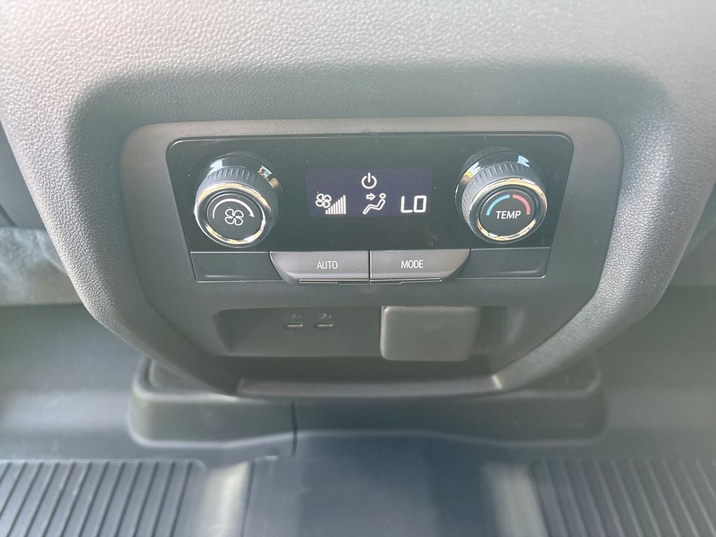 2027 Chevrolet Traverse Z71 - Photo 36