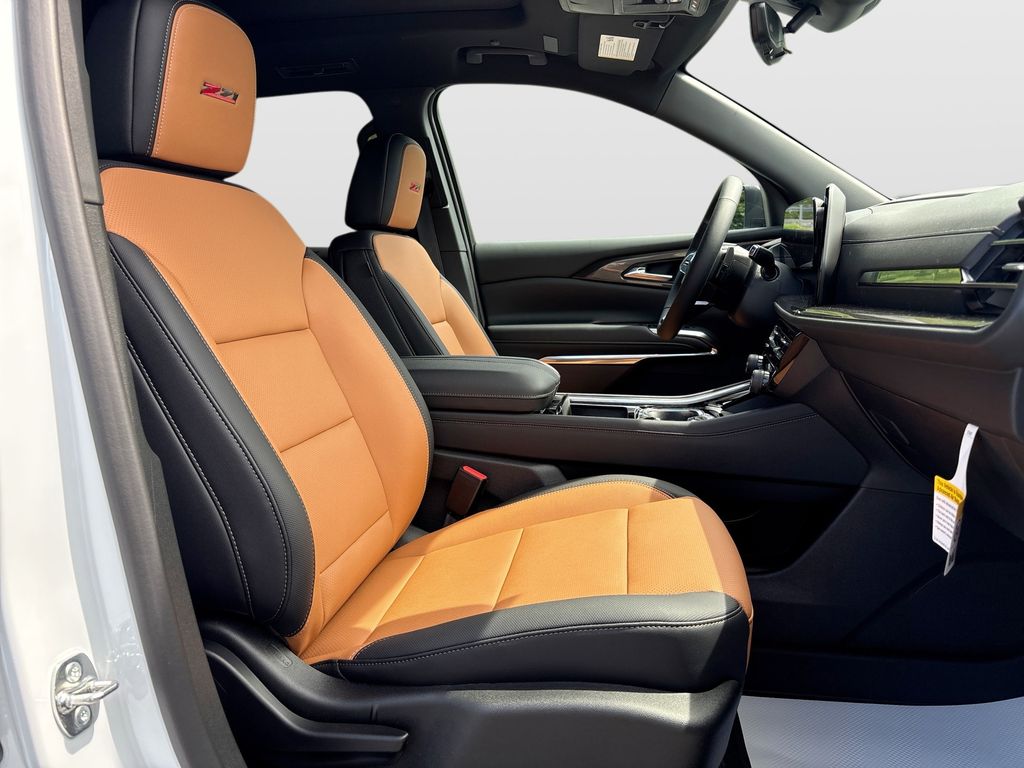 2027 Chevrolet Traverse Z71 - Photo 29
