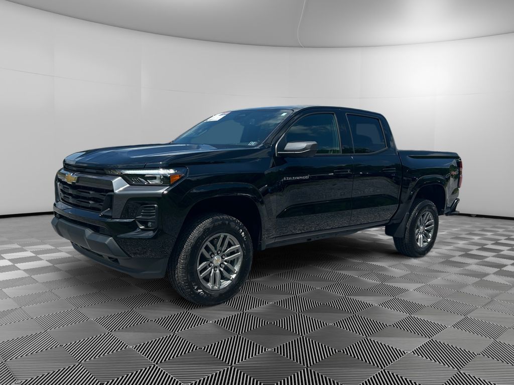 2025 Chevrolet Colorado Work Truck LT photo 3