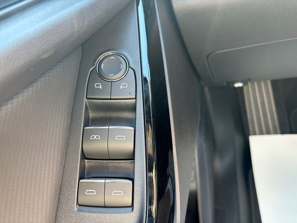 2027 Chevrolet Equinox RS - Photo 18