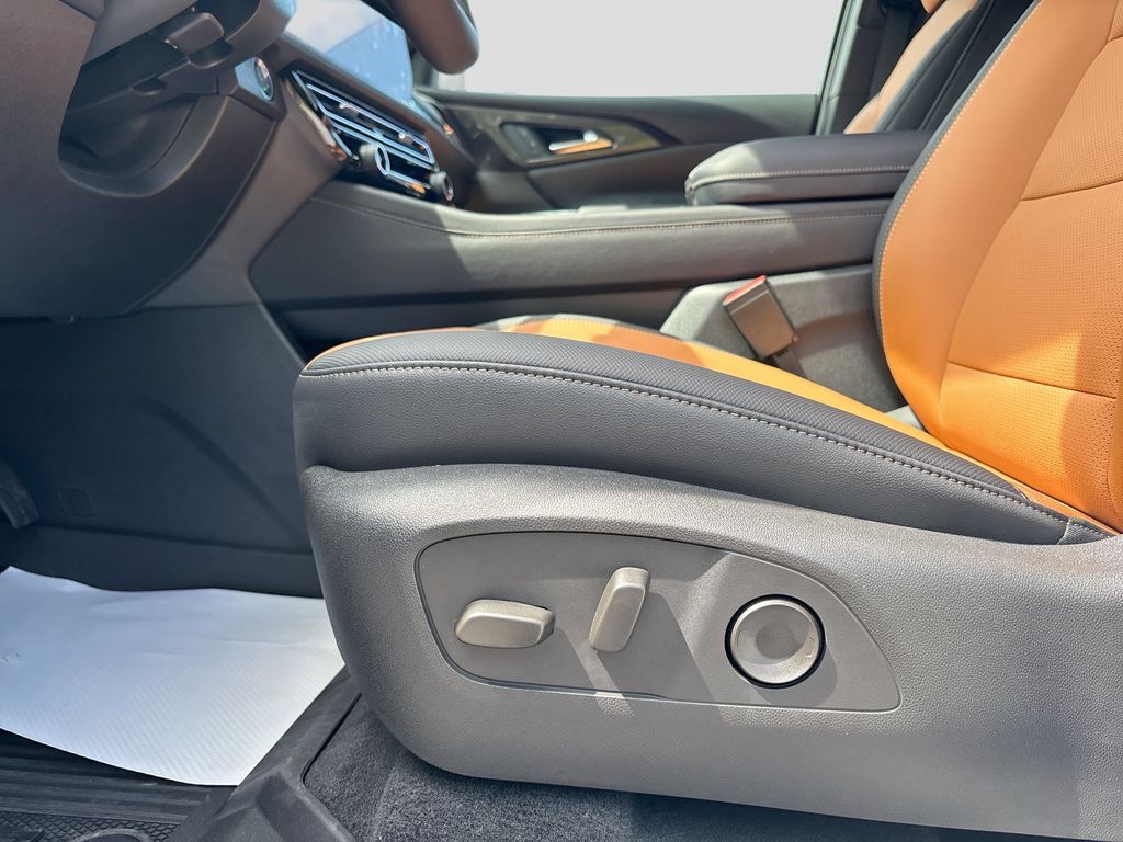2027 Chevrolet Traverse Z71 - Photo 16
