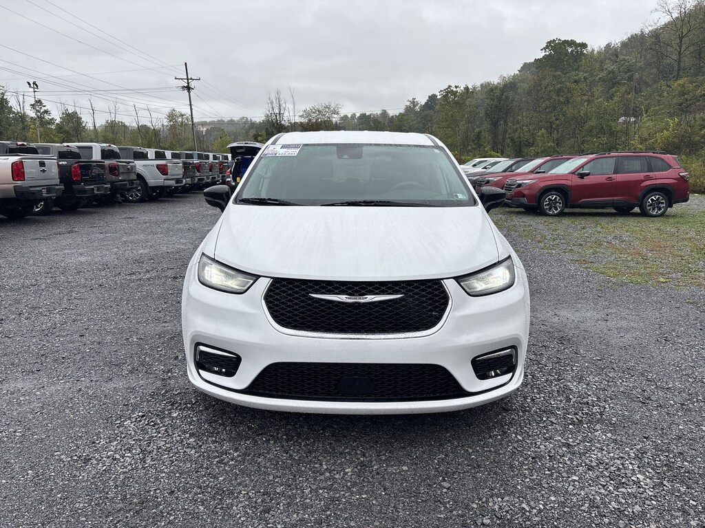 Used 2024 Chrysler Pacifica Touring L Van Passenger Van