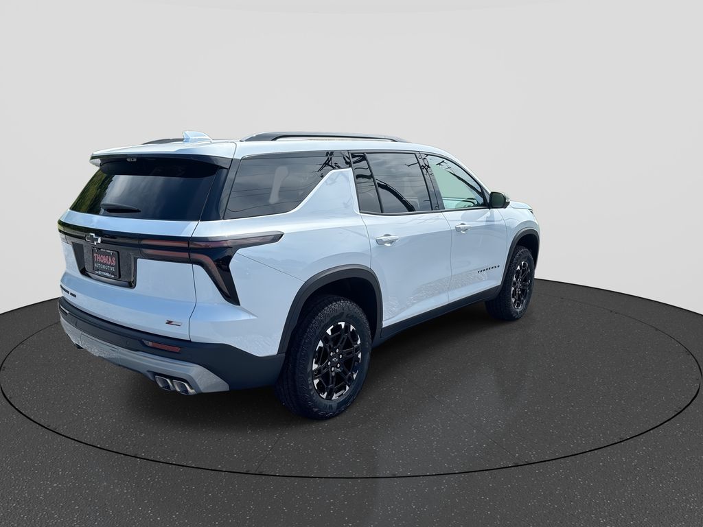 2027 Chevrolet Traverse Z71 - Photo 8