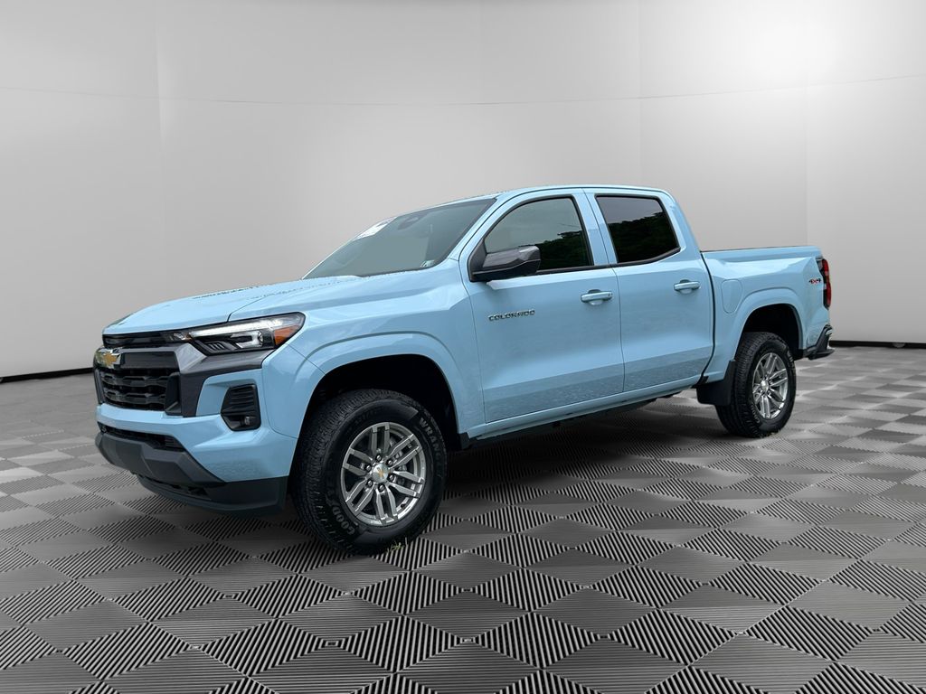 2025 Chevrolet Colorado Work Truck LT photo 3