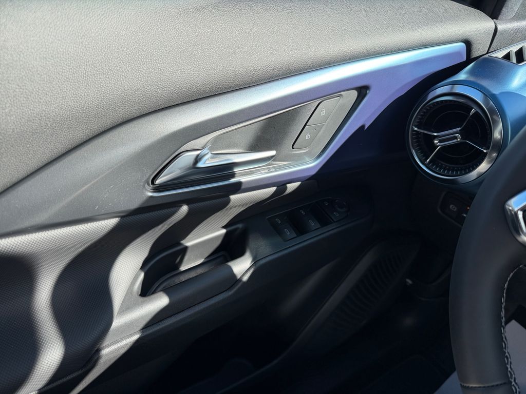 2026 Chevrolet Equinox EV 2LT - Photo 17