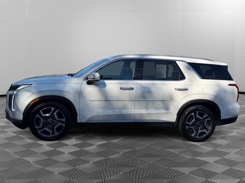2023 Hyundai Palisade Limited photo 2