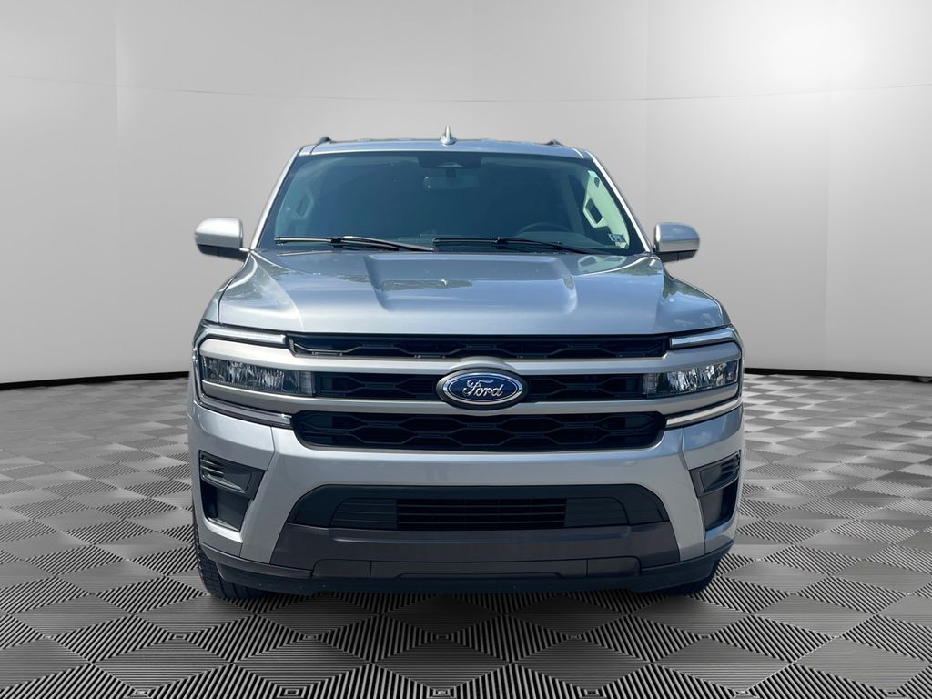 2024 Ford Expedition XLT photo 2