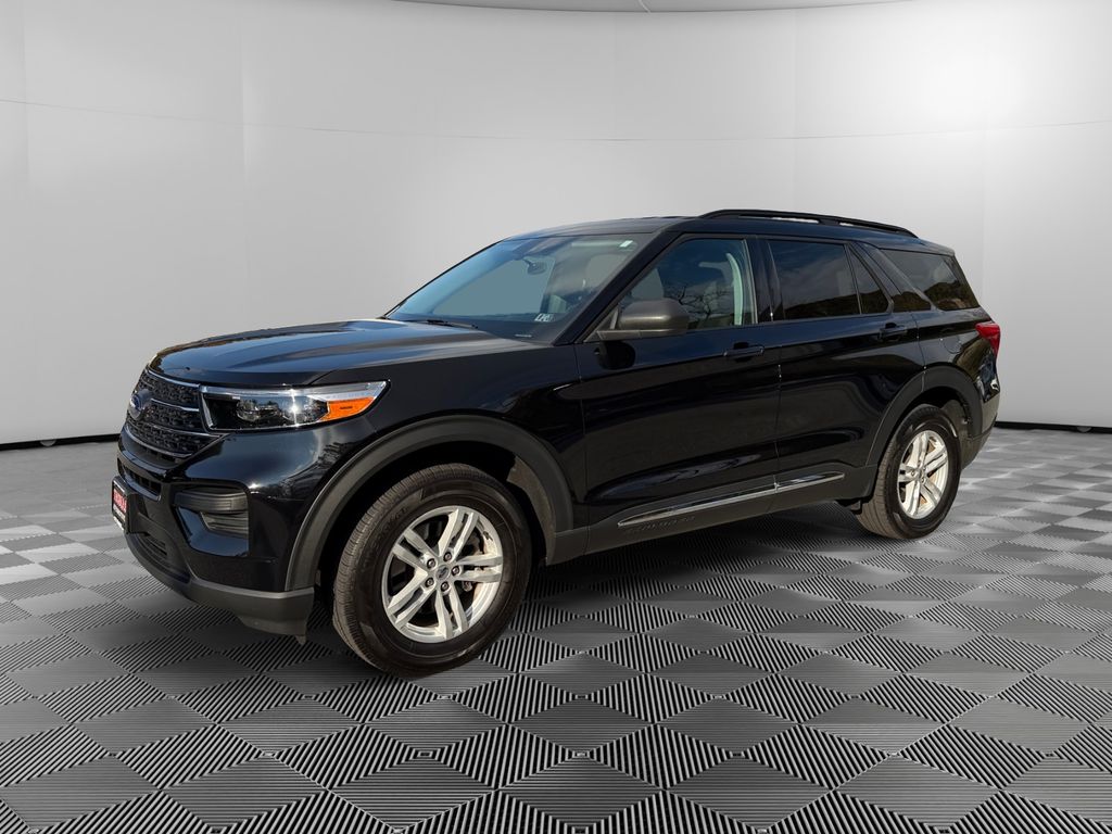 2024 Ford Explorer XLT photo 3
