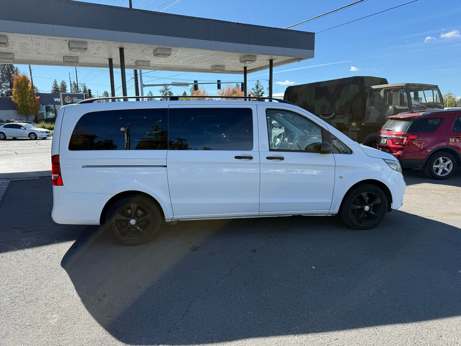 2016 Mercedes Benz Metris Passenger photo 3