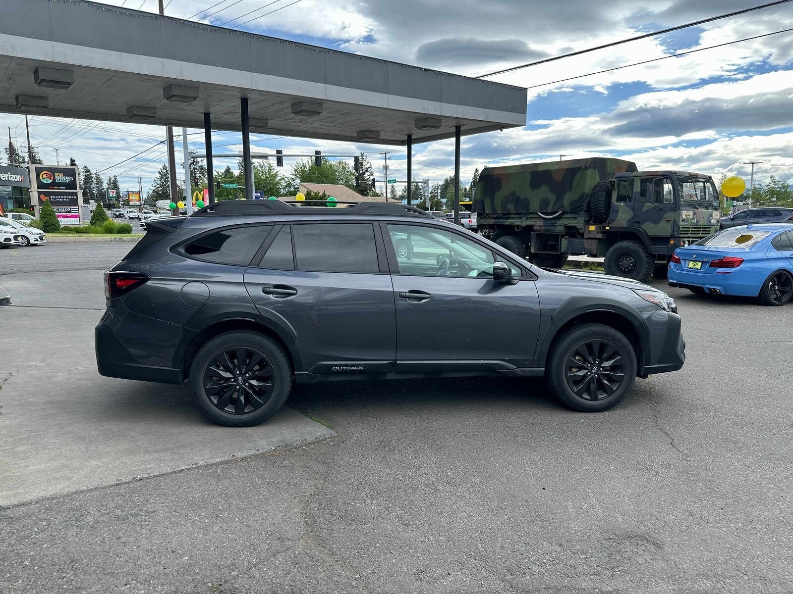 2023 Subaru Outback Onyx Edition photo 2