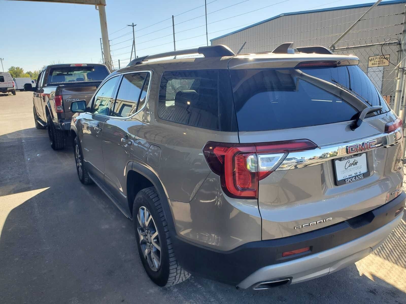 2023 Gmc Acadia SLT photo 3