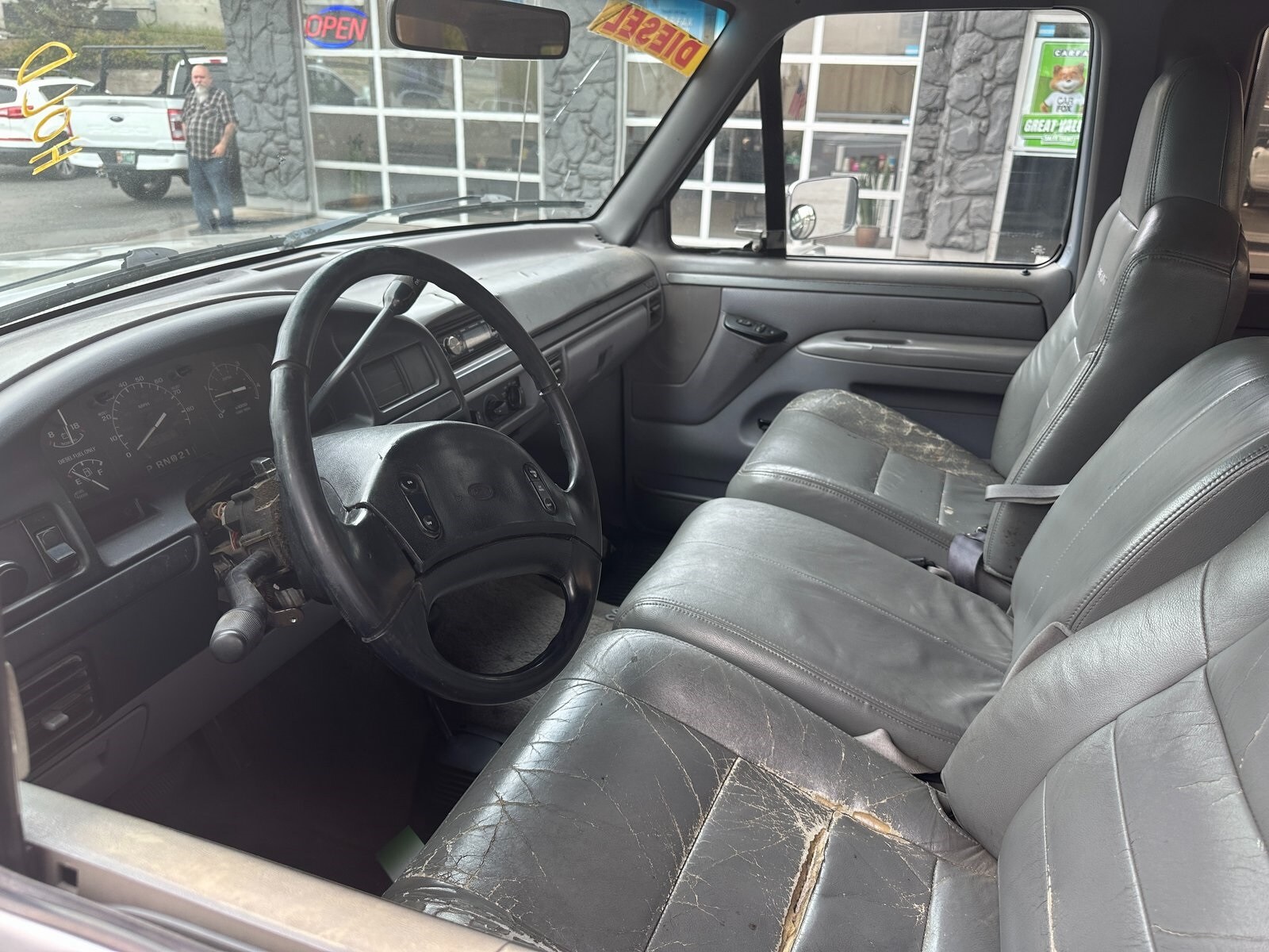 1997 Ford F-250 XL photo 2