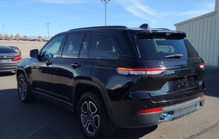 2022 Jeep Cherokee Trailhawk 4xe photo 2