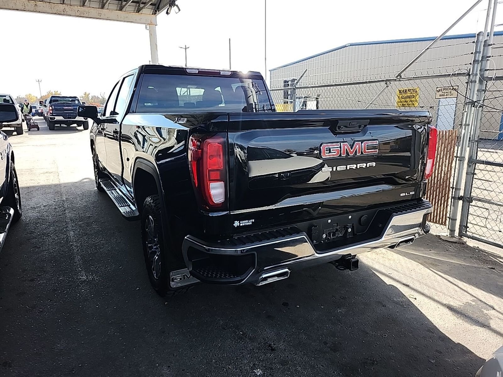 2023 Gmc Sierra 1500 SLE photo 3